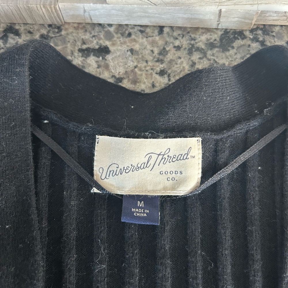 Universal Thread Black Button-Up Cropped Cardigan size medium - Picture 5 of 6